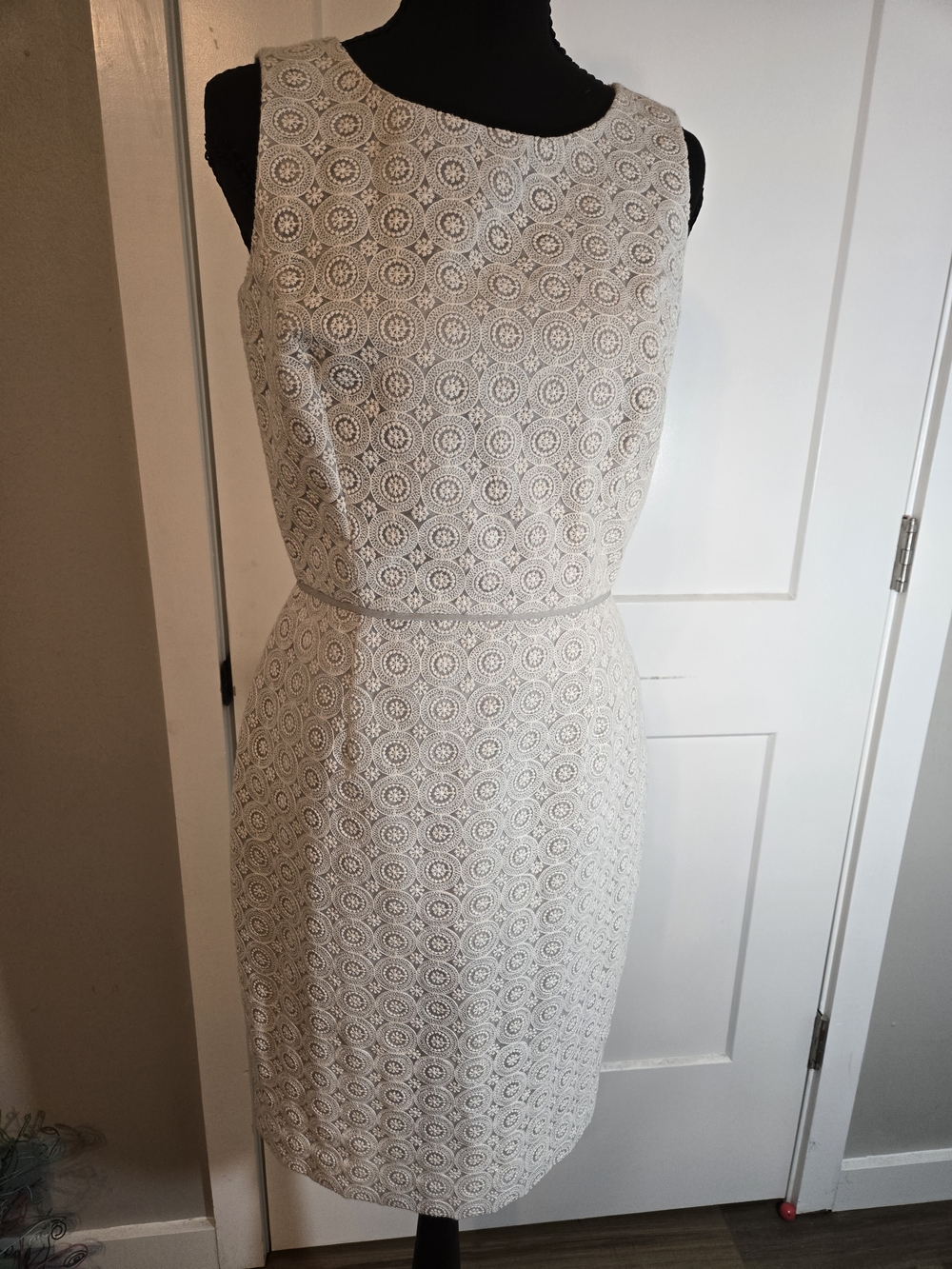 Cremieux Greige Grey Cotton Embroidered Medallion Lace Sheath Dress